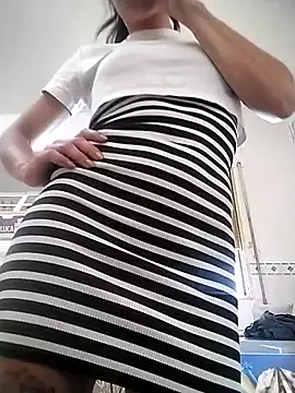 Snapshot of Lauraxxsteen chatting on June 2, 2026, 11:32 am Lauraxxsteen online show from June 2, 2026, 11:32 am