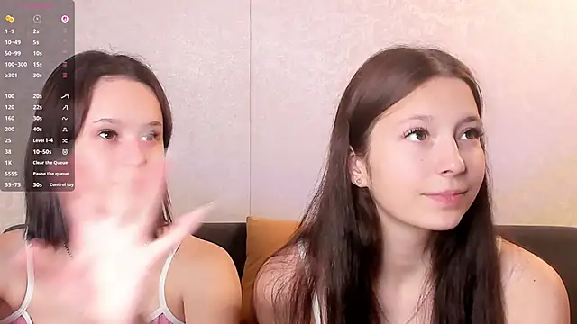 GabrielleLynchard online show from October 8, 2025, 7:03 pm