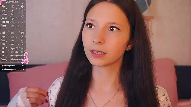 GabrielleLynchard online show from October 30, 2025, 6:49 pm