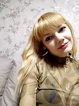 AliceSwan1122 online show from September 16, 2025, 7:15 pm