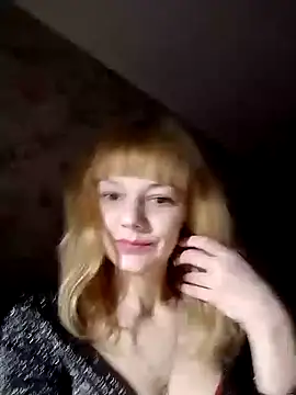 AliceSwan1122 online show from October 18, 2025, 9:06 pm