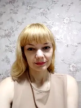 AliceSwan1122 online show from September 15, 2025, 2:28 pm