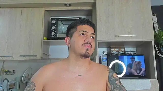 Arnolwilliams online show from November 26, 2025, 7:19 am