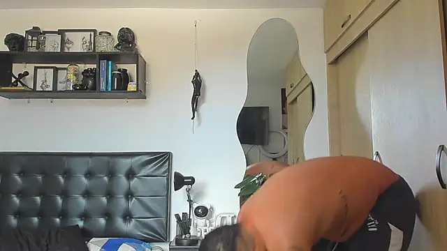 Arnolwilliams online show from November 21, 2025, 9:03 pm