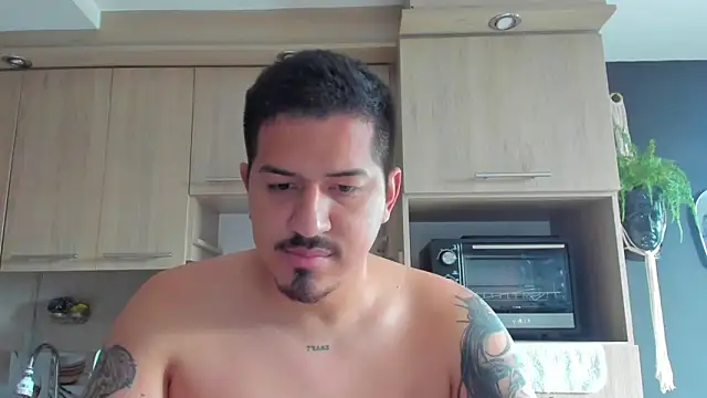 Arnolwilliams online show from September 26, 2025, 7:43 pm