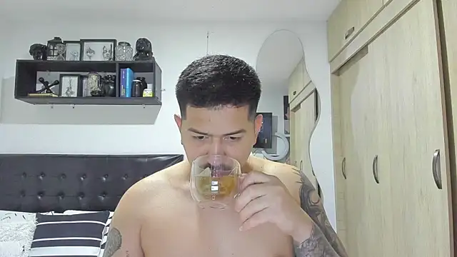 Arnolwilliams online show from November 3, 2025, 6:40 am