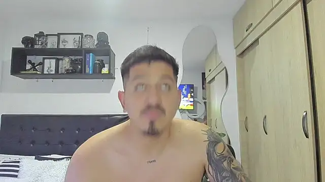 Arnolwilliams online show from November 1, 2025, 2:18 am