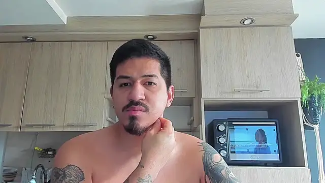 Arnolwilliams online show from October 26, 2025, 8:53 pm