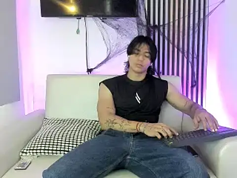 toji luxxer online show from October 26, 2025, 8:20 pm