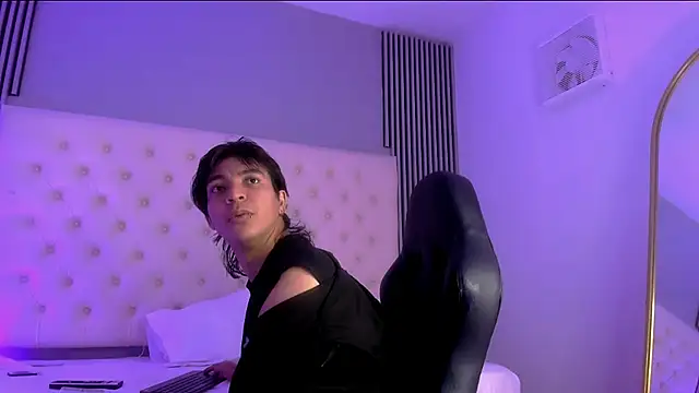 toji luxxer online show from November 13, 2025, 8:35 pm