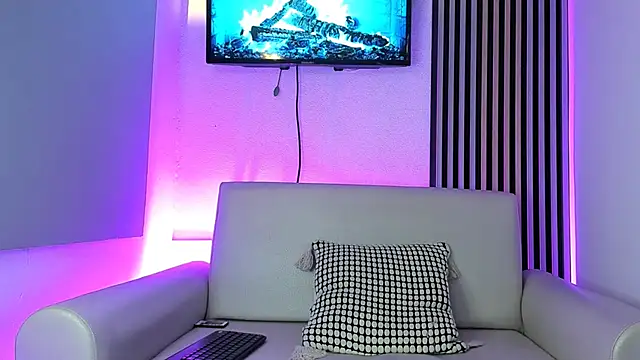 toji luxxer online show from October 13, 2025, 3:30 am