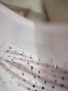 LaraStons online show from September 29, 2025, 11:49 am