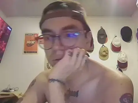 hardredlight online show from December 18, 2025, 4:50 am