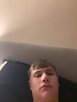 Sammyboy2211 online show from January 9, 2026, 1:23 am