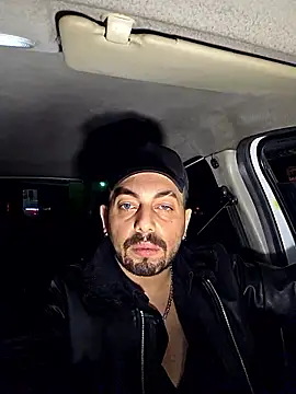 Uzunaletli35 online show from January 16, 2026, 12:47 am