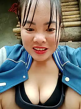 emilyzz online show from October 26, 2025, 12:00 am