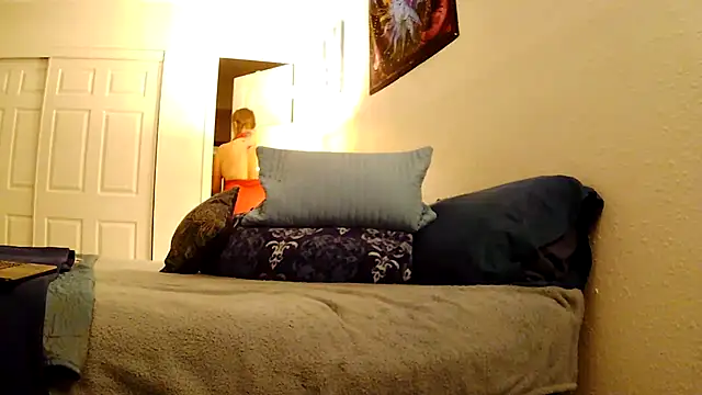 Ariasweetaspie online show from November 5, 2025, 5:32 am