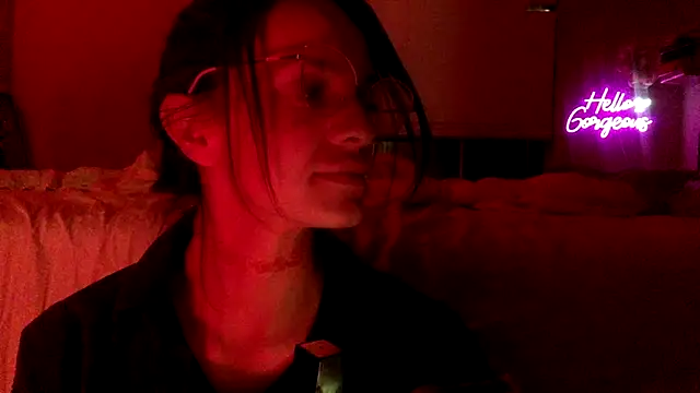 Texxaspearl online show from April 7, 2026, 9:55 am