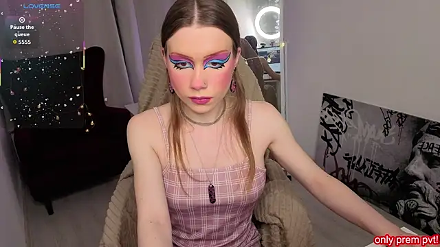 KarenSmitht online show from January 17, 2026, 1:58 pm