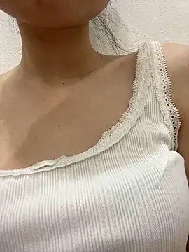 Bella sexy98 online show from October 21, 2025, 4:34 am