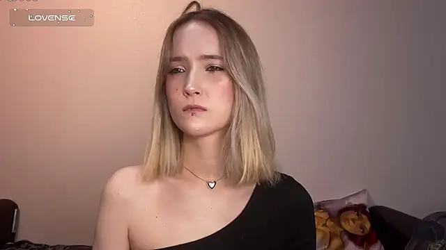 Snapshot of SoftcoreAlly chatting on October 4, 2025, 12:50 pm SoftcoreAlly online show from October 4, 2025, 12:50 pm