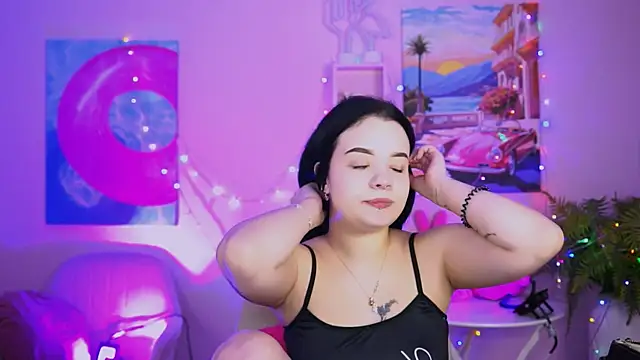 leslierowe  online show from November 30, 2025, 4:41 pm