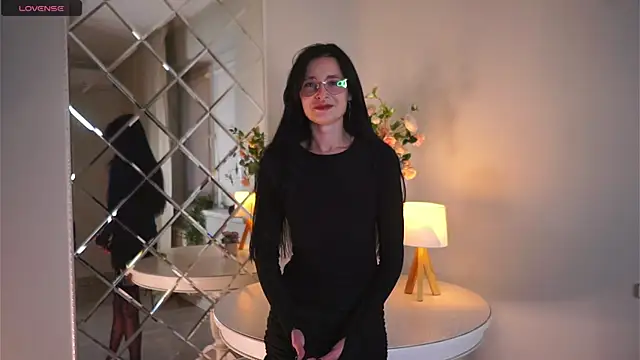 DarcyAspacio online show from September 25, 2025, 11:16 am