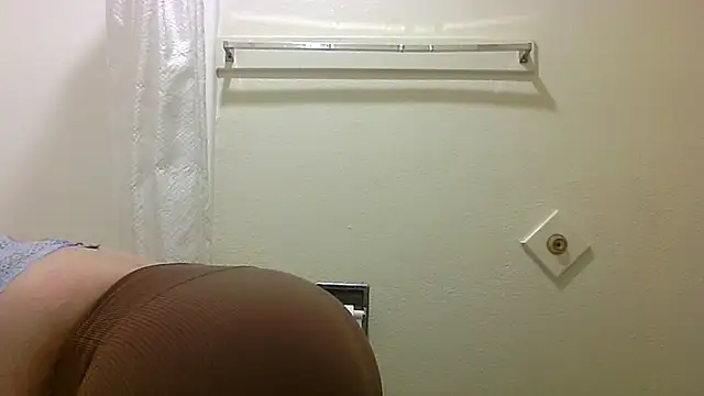 juiicy001 online show from February 7, 2026, 1:41 pm