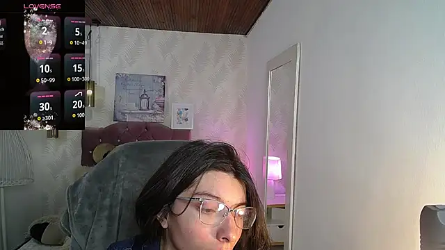 alllyson  online show from November 6, 2025, 7:51 pm