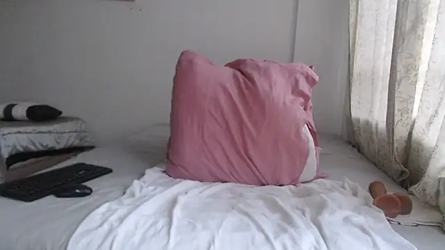 lady-zeei online show from November 30, 2025, 4:19 pm