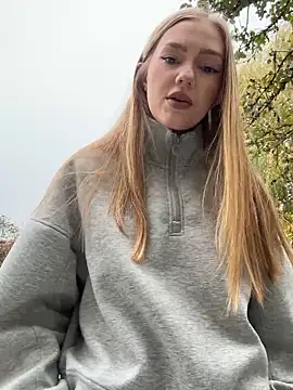 MilaMoone online show from November 9, 2025, 10:41 am