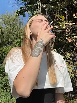 MilaMoone online show from September 25, 2025, 10:32 am