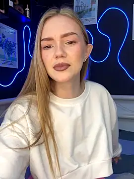 MilaMoone online show from October 20, 2025, 11:11 am