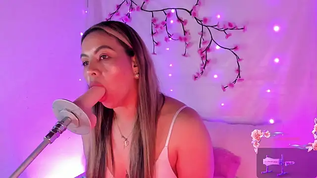 chubbyZoe online show from October 17, 2025, 2:59 am