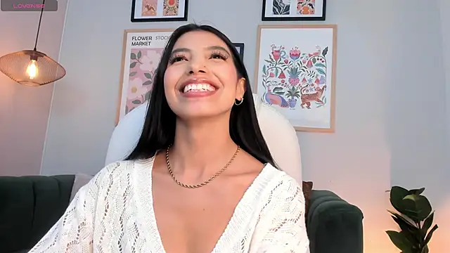 Tiffany Low online show from April 19, 2026, 6:10 pm