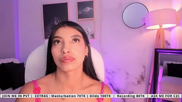 Snapshot of Tiffany_Low chatting on May 7, 2026, 2:53 pm Tiffany Low online show from May 7, 2026, 2:53 pm