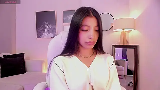 Tiffany Low online show from March 15, 2026, 3:08 pm