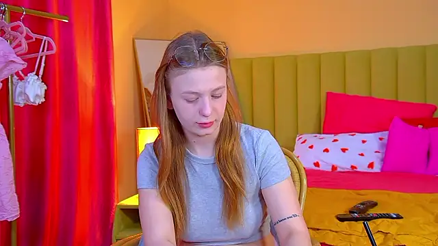 BeatriceBinoche online show from March 10, 2026, 6:28 am