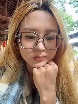 yuki june online show from December 22, 2025, 8:47 am