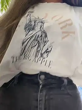 EMILIIA RICHTER   online show from October 18, 2025, 7:38 pm