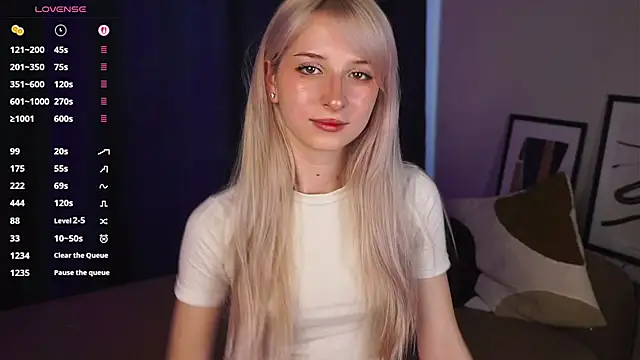 Snapshot of FridaAaberg chatting on September 26, 2025, 7:26 am FridaAaberg online show from September 26, 2025, 7:26 am