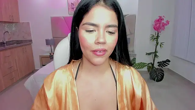 Mila blaze online show from September 26, 2025, 4:19 am