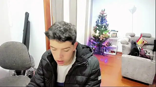 Snapshot of mattebret11 chatting on November 13, 2025, 9:35 am mattebret11 online show from November 13, 2025, 9:35 am