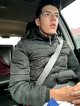 Snapshot of mattebret11 chatting on November 6, 2025, 2:21 pm mattebret11 online show from November 6, 2025, 2:21 pm