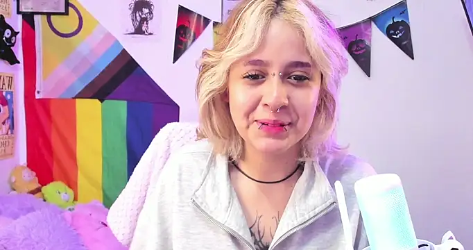 NekoWaifu online show from October 18, 2025, 1:24 pm