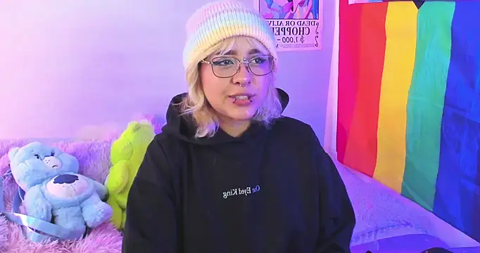 NekoWaifu online show from November 3, 2025, 1:26 pm