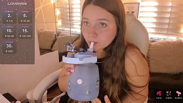 Snapshot of sophiee09_ chatting on March 3, 2026, 4:03 pm sophiee09 online show from March 3, 2026, 4:03 pm