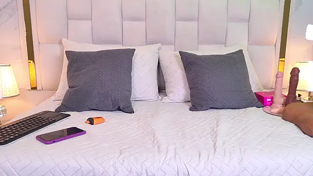 paulina cano online show from December 18, 2025, 8:01 pm