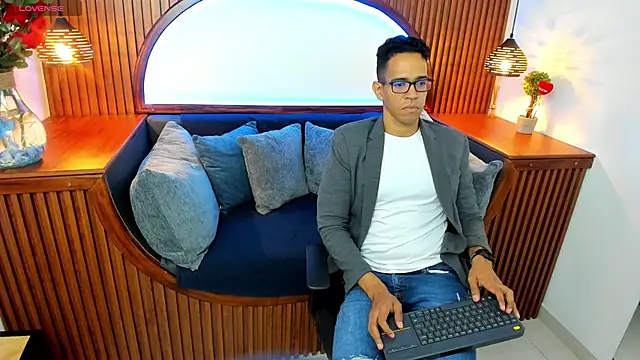 Snapshot of JacobDraven chatting on November 8, 2025, 4:27 am JacobDraven online show from November 8, 2025, 4:27 am