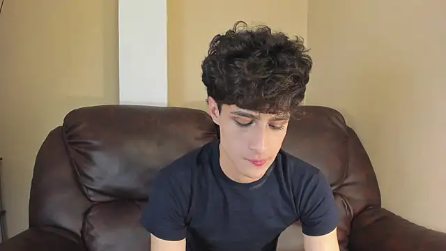 Snapshot of Xam_Collen chatting on November 6, 2025, 4:49 am Xam Collen online show from November 6, 2025, 4:49 am